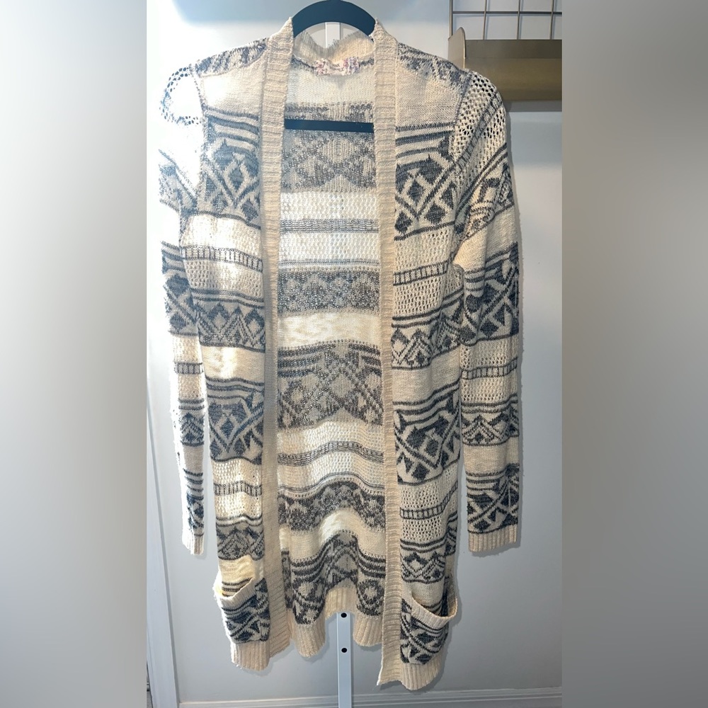 Pink Republic Size Medium Aztec Print Oat and Black Cardigan